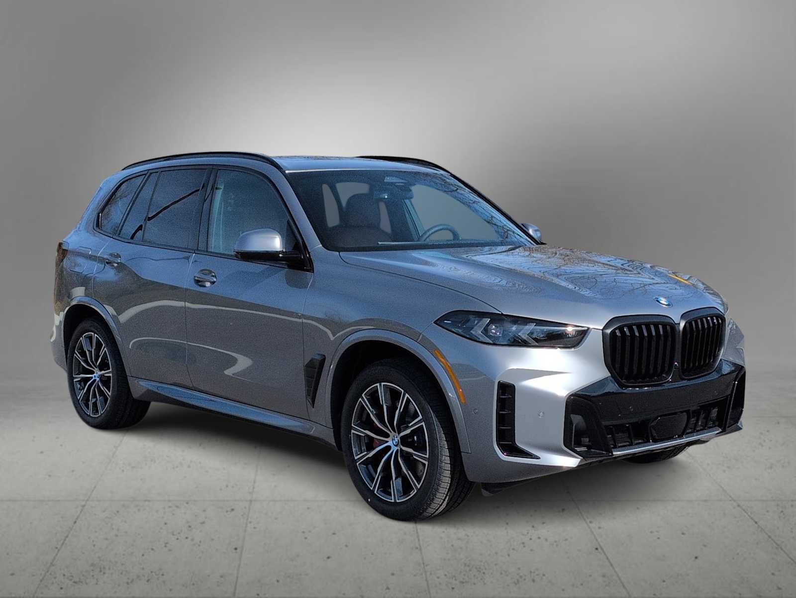Used 2026 BMW X5 xDrive40i w/ M Sport Package AWD/4WD image 2