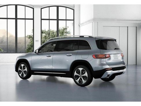 Used 2025 Mercedes-Benz GLB 250 image 29