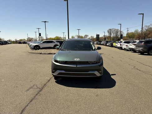 New 2026 Hyundai Ioniq 5 SE AWD/4WD image 10