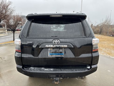 Used 2020 Toyota 4Runner SR5 image 4