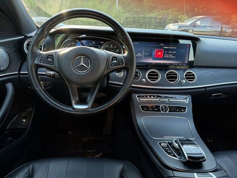 Used 2018 Mercedes-Benz E 300 4MATIC w/ Premium 1 Package image 23