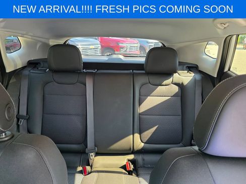 Used 2025 Chevrolet Trax LT FWD image 13
