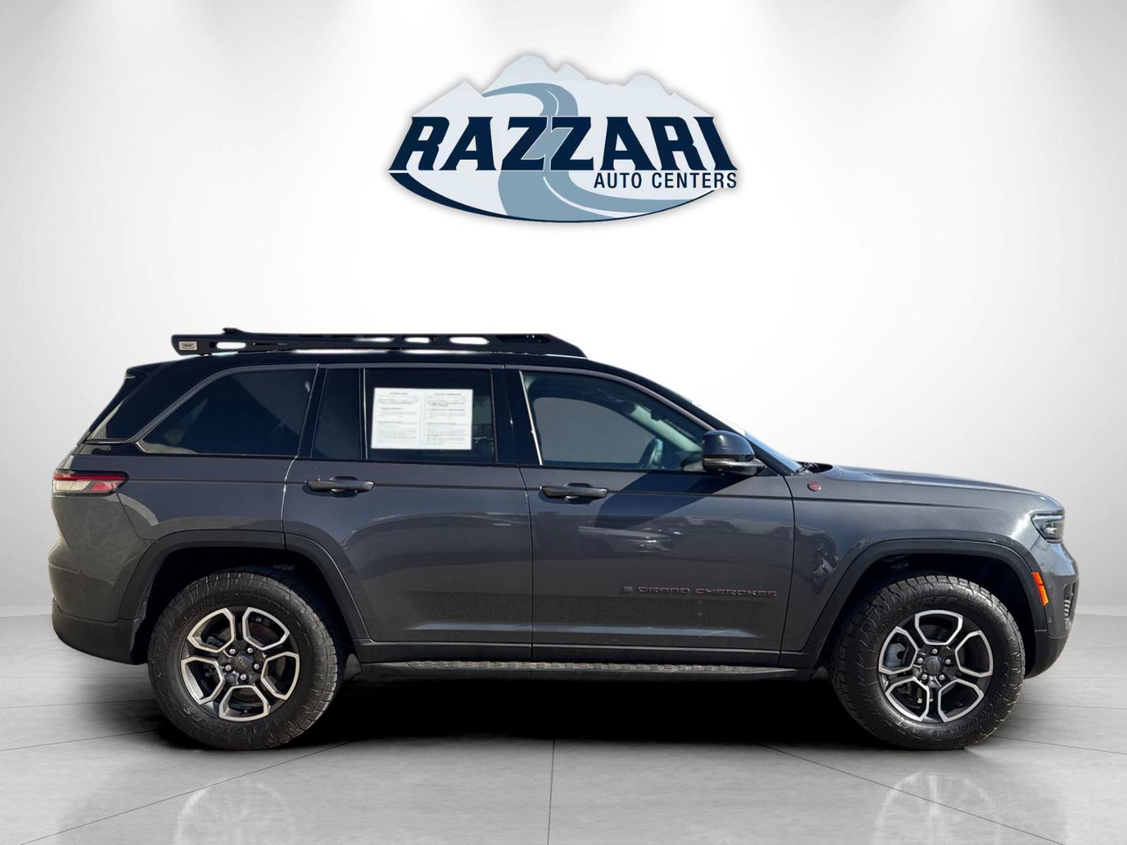 Used 2022 Jeep Grand Cherokee Trailhawk w/ ADV Protech Group II AWD/4WD image 2