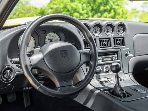 Used 2001 Dodge Viper GTS RWD image 39