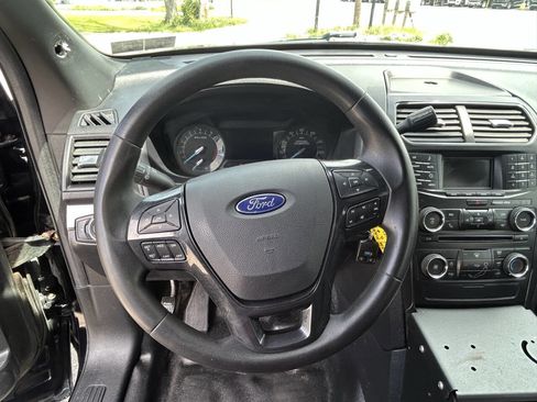 Used 2017 Ford Explorer 4WD Police Interceptor w/ 2-tone Vinyl Package #1 image 11