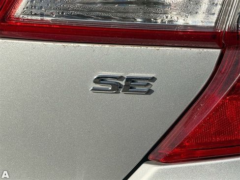 Used 2013 Toyota Camry SE image 11