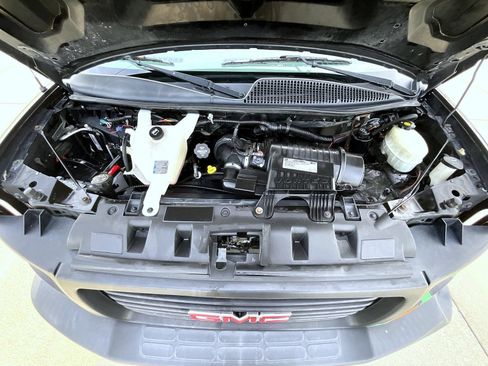 Used 2016 GMC Savana 3500 Extended RWD image 19