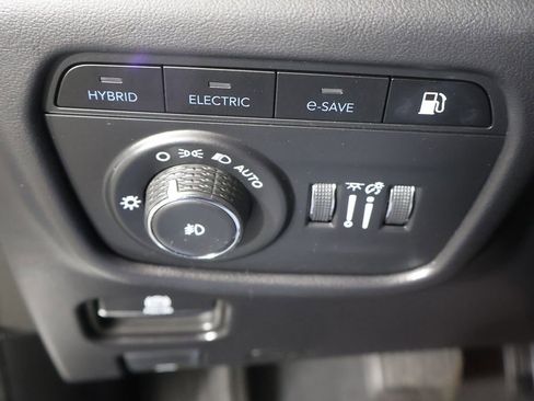 Used 2023 Jeep Grand Cherokee Summit AWD/4WD image 39
