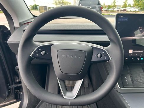 Used 2026 Tesla Model Y Long Range AWD/4WD image 12