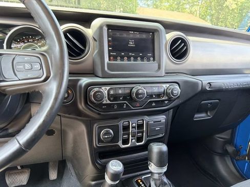 Used 2022 Jeep Wrangler Unlimited Sport AWD/4WD image 24