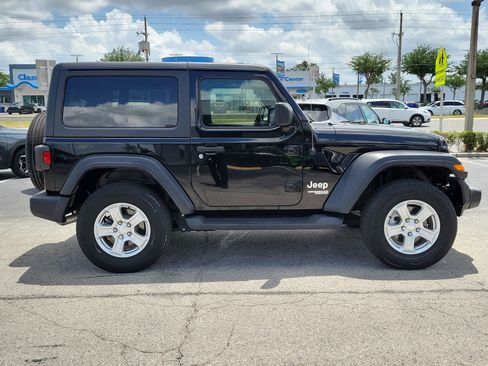Used 2020 Jeep Wrangler Sport AWD/4WD image 8
