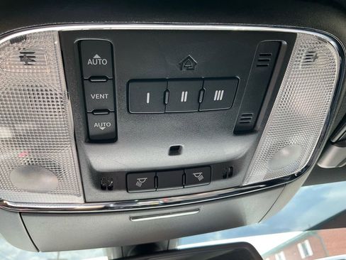 Used 2022 Dodge Charger Scat Pack w/ Dynamics Package image 19