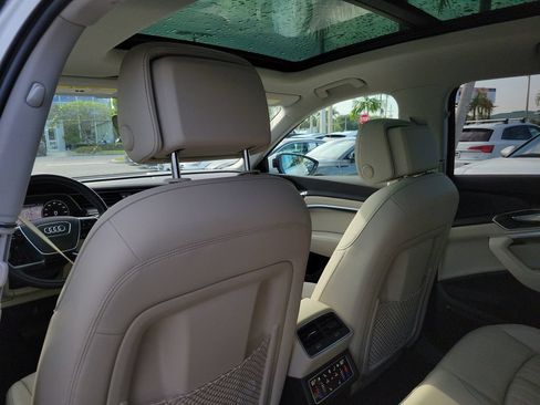 Used 2024 Audi Q8 e-tron Premium Plus w/ Premium Plus Package AWD/4WD image 24