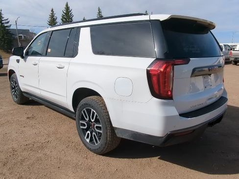 Used 2023 GMC Yukon XL AT4 w/ AT4 Premium Package image 12