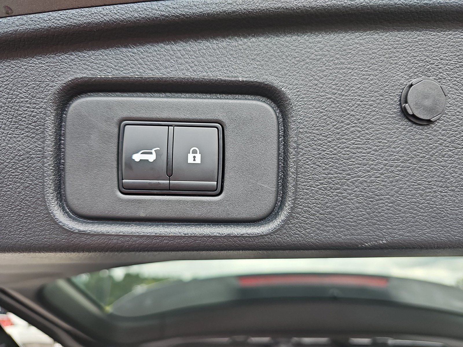 Used 2026 Nissan Pathfinder SV FWD image 30
