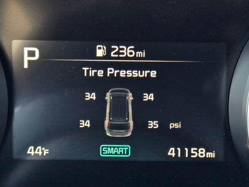 Certified 2024 Kia Carnival LX image 16