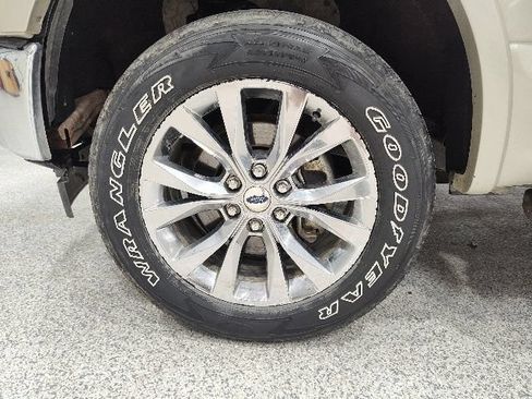 Used 2017 Ford F150 Lariat AWD/4WD image 10