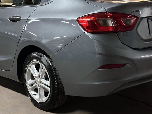 Used 2018 Chevrolet Cruze LT w/ Convenience Package image 11