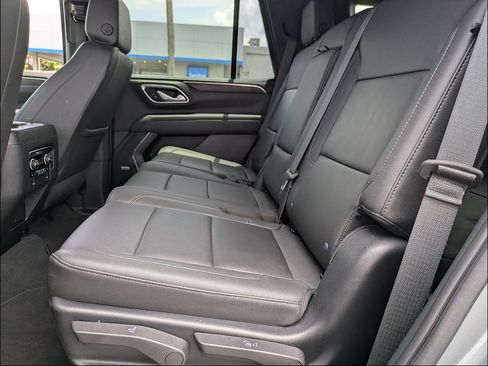 Used 2023 Chevrolet Tahoe Z71 w/ Luxury Package AWD/4WD image 15