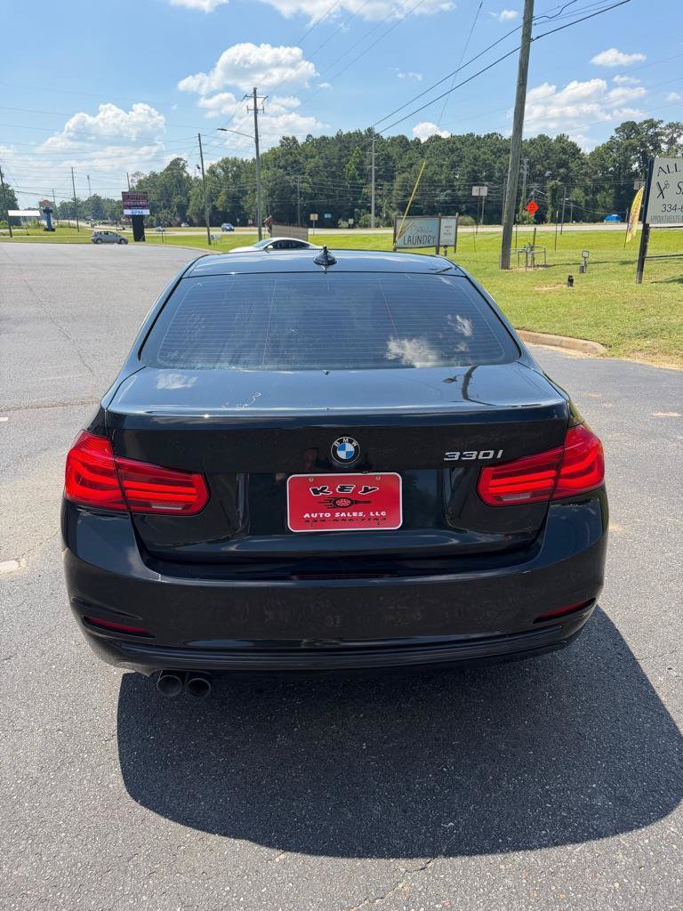 Used 2018 BMW 330i Sedan RWD image 3