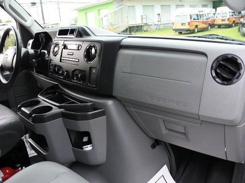 Used 2014 Ford E-250 and Econoline 250 Extended w/ Power Group image 14