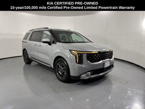 Certified 2025 Kia Carnival SX FWD image 3