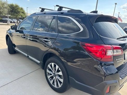 Used 2019 Subaru Outback 2.5i Touring AWD/4WD image 4