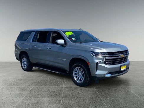 Used 2024 Chevrolet Suburban LT RWD image 7