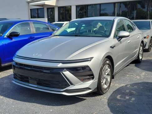 Used 2025 Hyundai Sonata SE FWD image 31