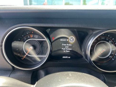 Used 2020 Jeep Gladiator Overland w/ Popular Equipment Package AWD/4WD image 17