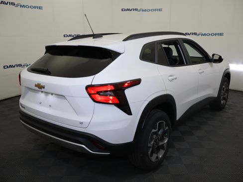 New 2026 Chevrolet Trax LT w/ Driver Confidence Package FWD image 6