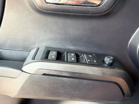 Used 2020 Toyota Tacoma TRD Sport AWD/4WD image 25