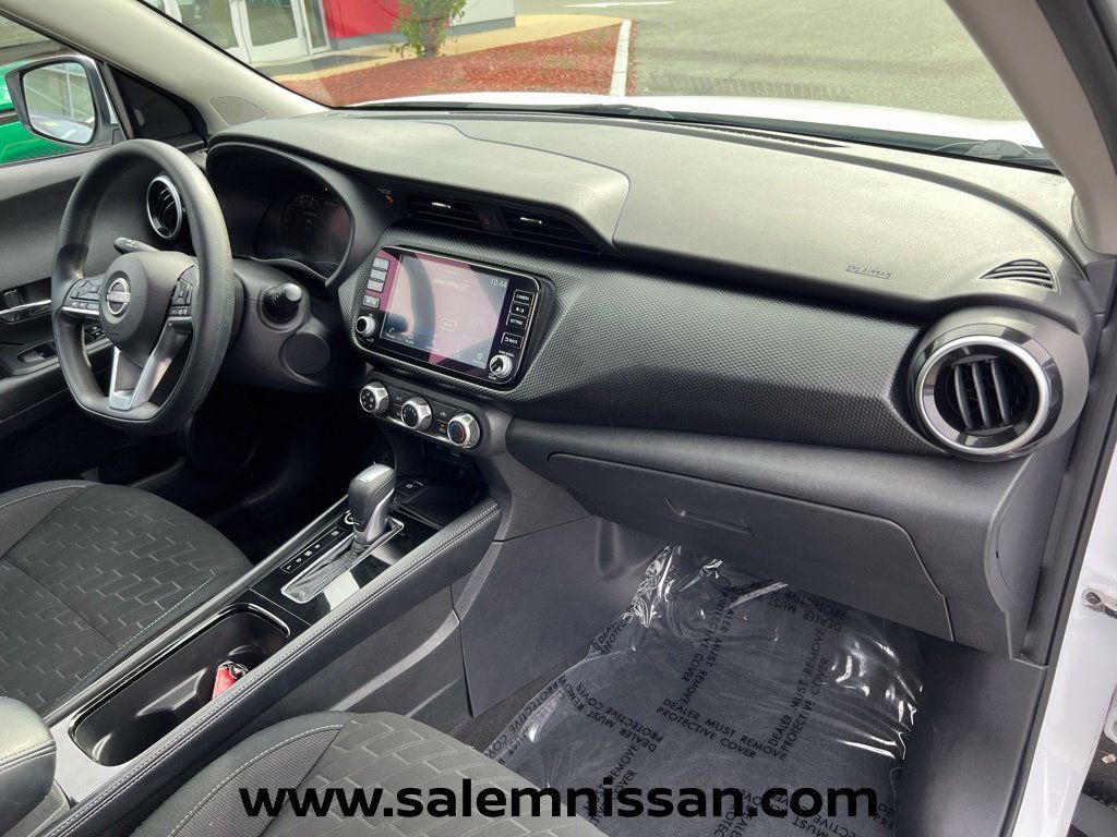 Used 2023 Nissan Kicks SV FWD image 23