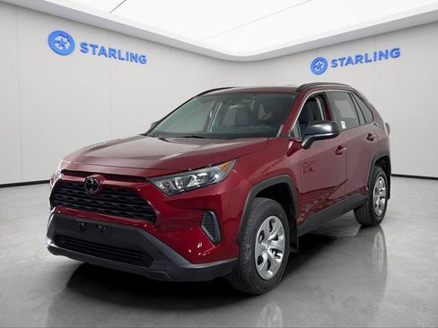 Used 2021 Toyota RAV4 LE FWD image 16