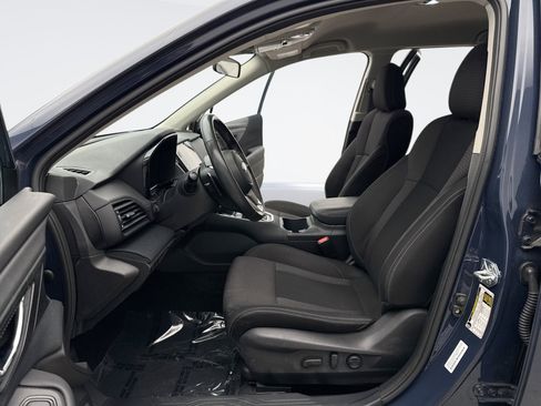 Used 2023 Subaru Outback Premium image 11