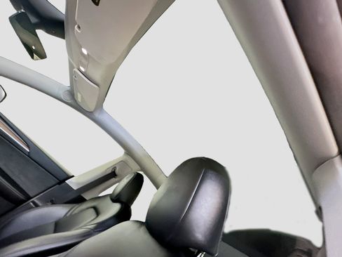 Used 2023 Tesla Model Y Long Range image 27