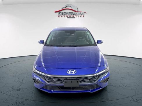 Used 2024 Hyundai Elantra SEL image 3