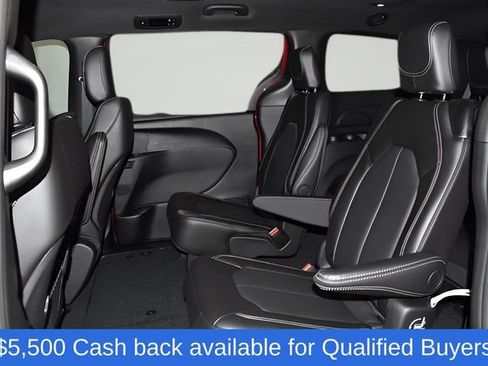 New 2026 Chrysler Pacifica Select w/ S Appearance Package FWD image 32