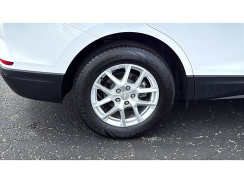 Used 2024 Chevrolet Equinox LT FWD image 14