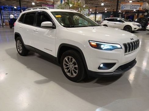 Used 2020 Jeep Cherokee Latitude Plus w/ Comfort/Convenience Group image 4