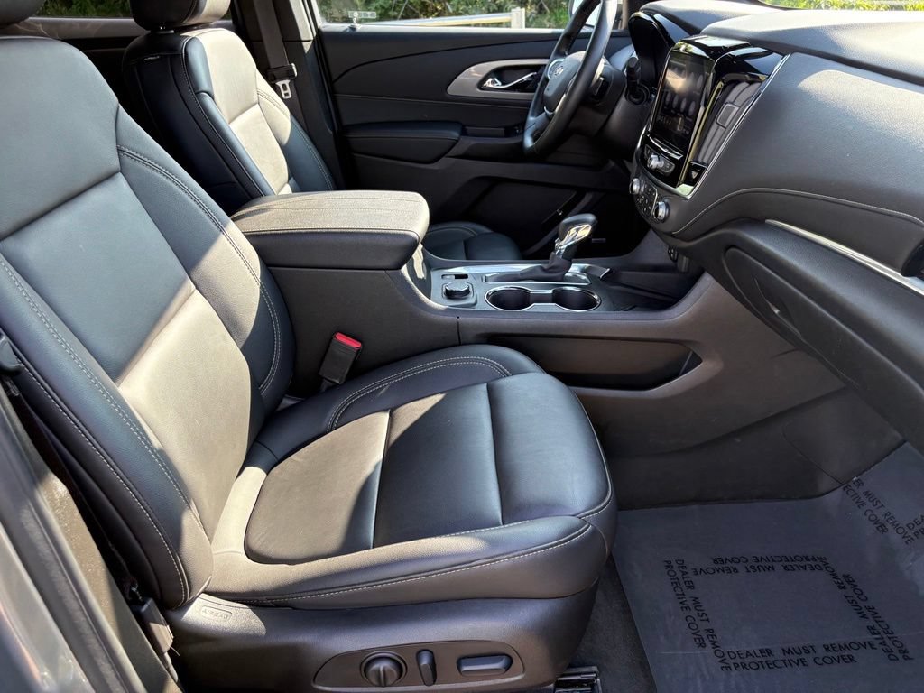 Used 2023 Chevrolet Traverse LT w/ LT Premium Package AWD/4WD image 39