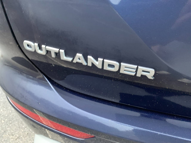 Used 2022 Mitsubishi Outlander SE AWD/4WD image 16