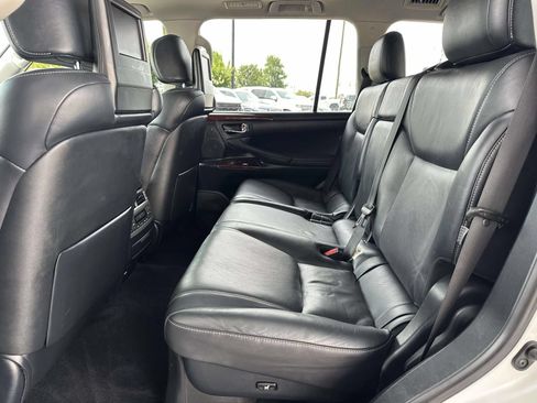 Used 2015 Lexus LX 570 4WD w/ Luxury Package image 24