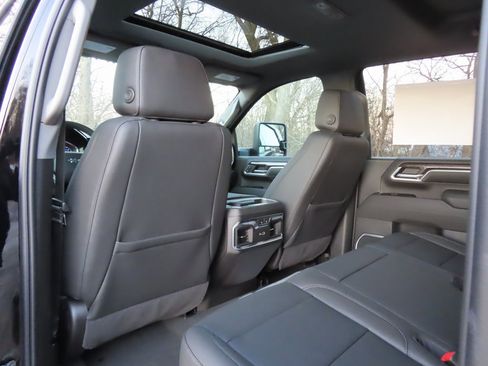 New 2025 Chevrolet Silverado 2500 LTZ w/ Trail Boss Package image 30