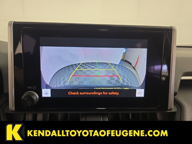 Used 2025 Toyota RAV4 XLE AWD/4WD image 18
