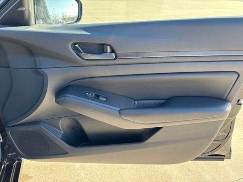 Used 2025 Nissan Altima 2.5 S image 14