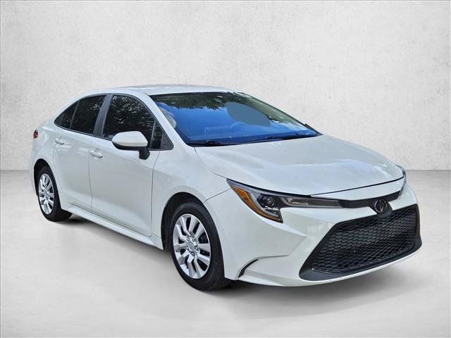 Used 2021 Toyota Corolla LE FWD image 3