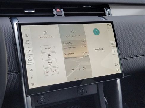 Used 2025 Land Rover Discovery Sport Dynamic SE image 30