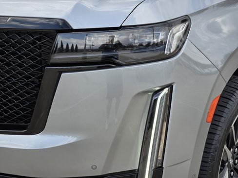 Used 2024 Cadillac Escalade Sport Platinum image 9