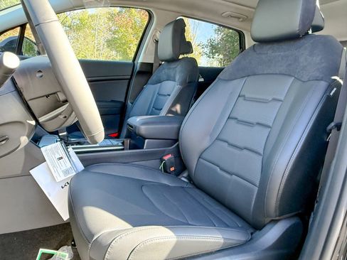 New 2026 Kia Sportage SX image 13